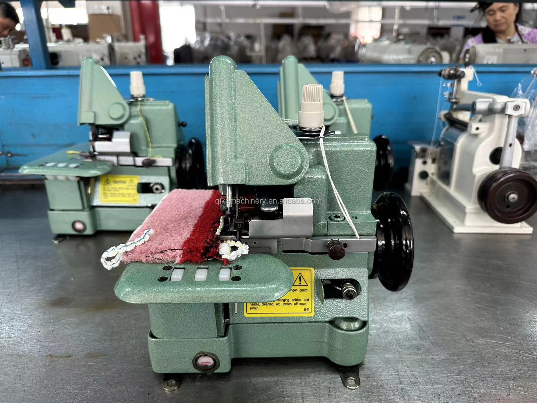 Sewing Hemming - QK-30 Merrow-type armbandenembleem zoom- en randnaaimachine
