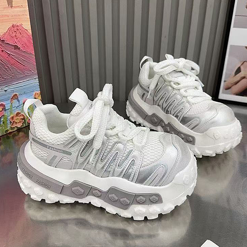 Hoge kwaliteit dikke sneakers  - Sewing Latex recensie en prijs